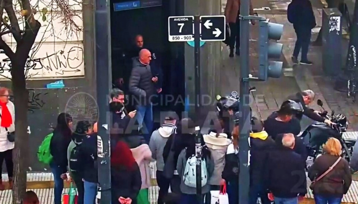 Intentó robar una bicicleta y la policía lo persiguió por lugares turísticos de la ciudad