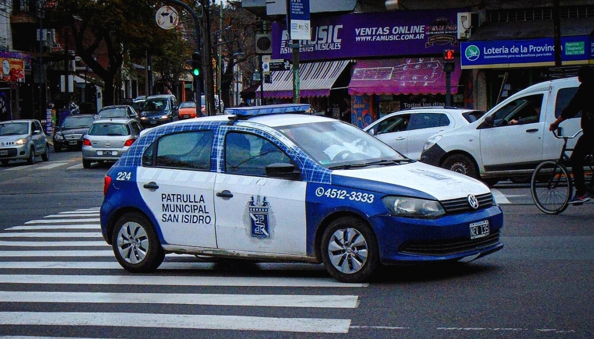 Detuvieron a un colombiano que se dedicaba a desvalijar automóviles