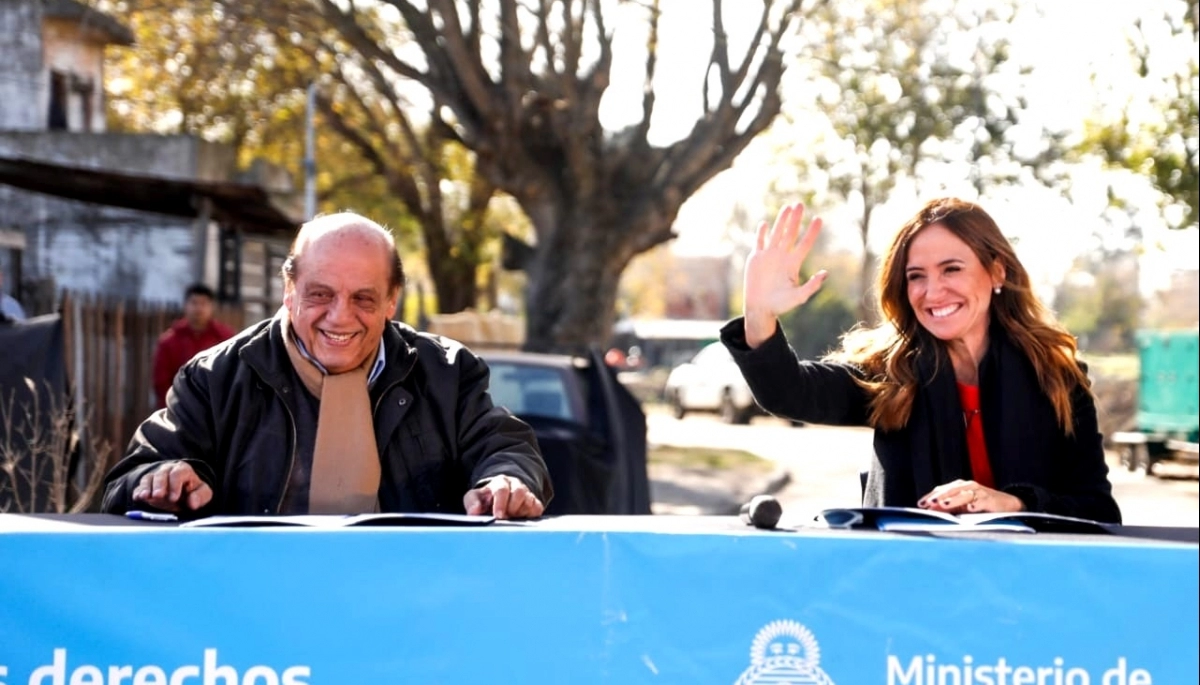Tolosa Paz visitó un municipio afín a Kicillof y volvió a pujar por unas PASO en el oficialismo