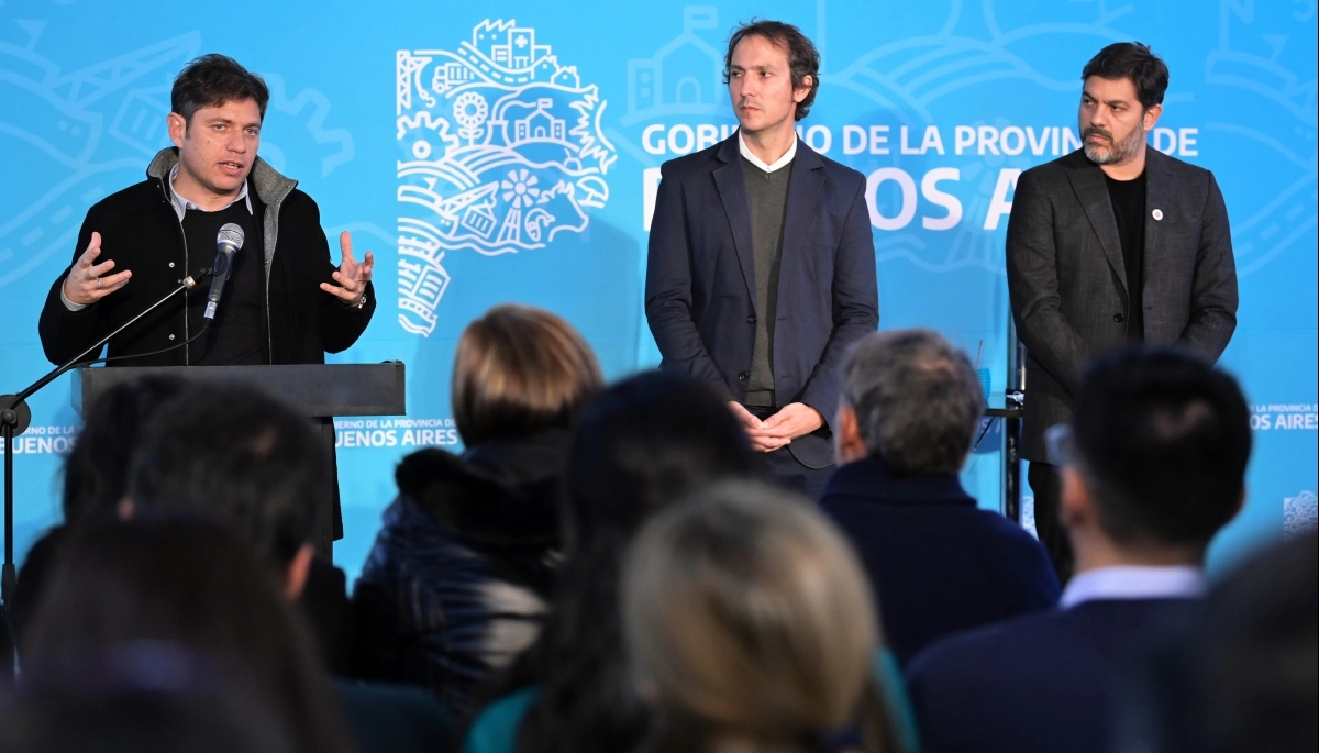 Kicillof inauguró obras en Adolfo Alsina y reiteró: “Ahora insisten con que hay que ajustar”
