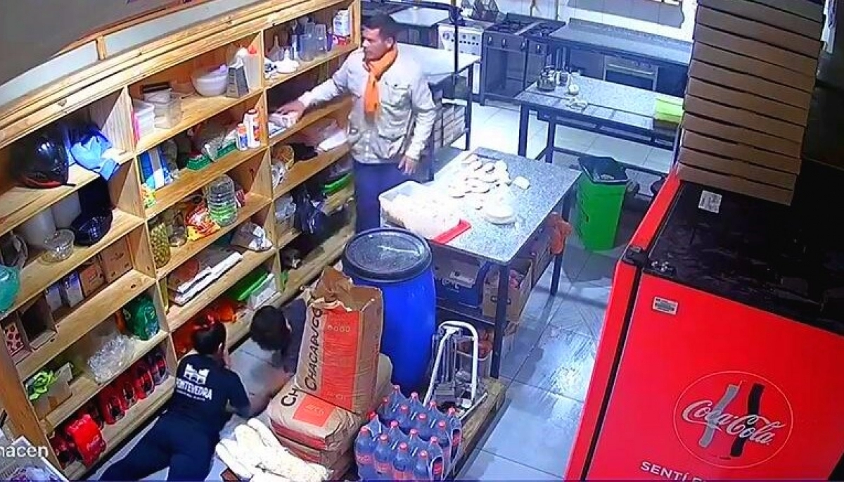 Un delincuente que era buscado por varios ilícitos, fue detenido luego de robar en una pizzería