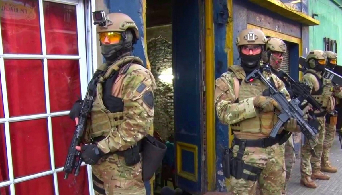 "Operación ropa blanca": desbarataron una banda narco que traficaba cocaína disuelta en prendas de vestir