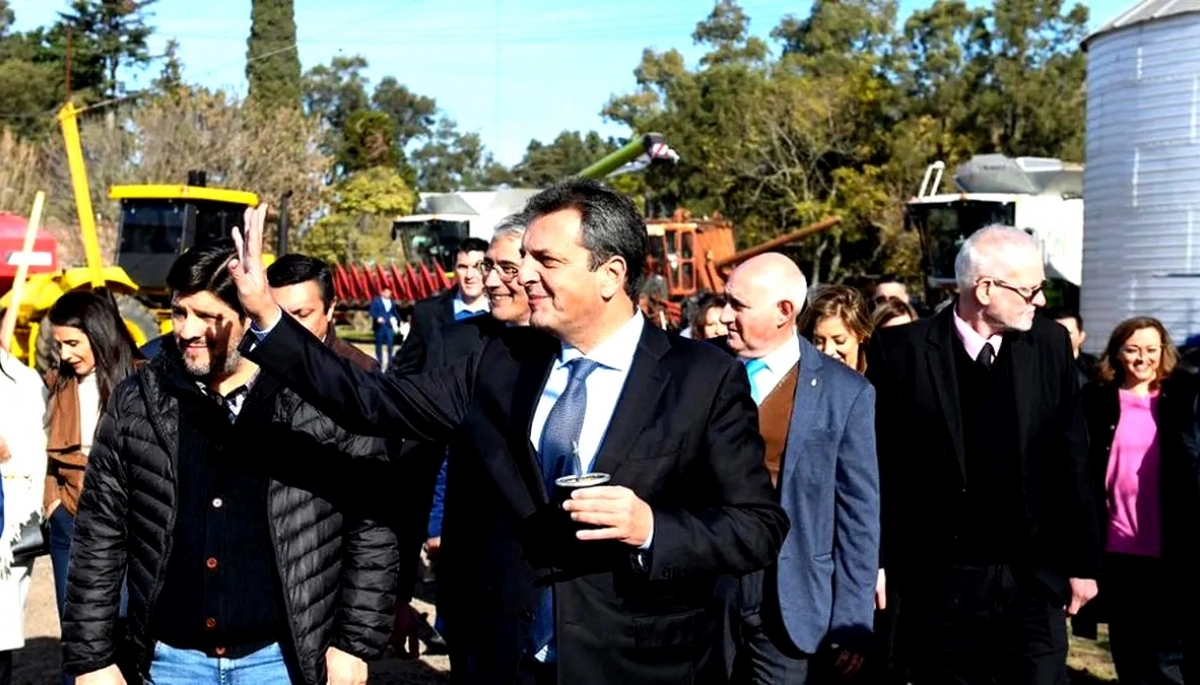 En San Martin, Massa arrancó el recorrido de su “campaña de cercanía”