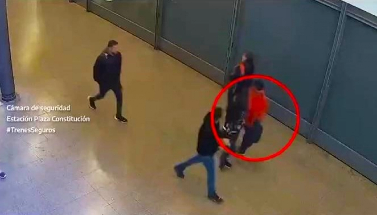 Una pareja fue detenida luego de hurtar mercadería en la estación de trenes