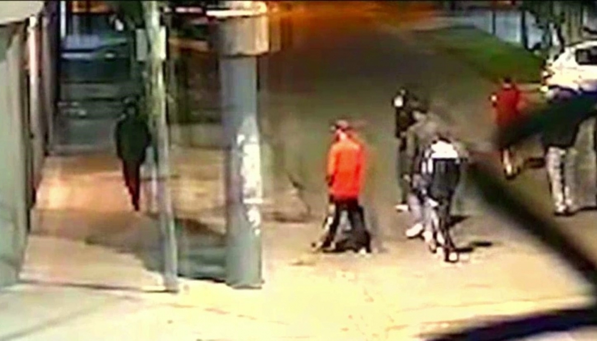 Integrantes de una patota atacaron a un nene de 13 años cuando iba al colegio