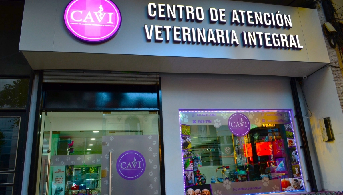 La veloz empleada de una veterinaria se escapó durante un asalto y corrió a buscar ayuda