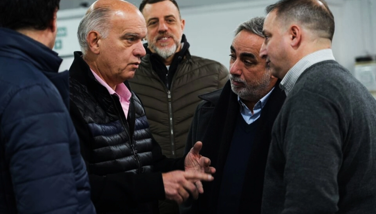 En su visita a Lanús, Grindetti aseguró que “el ajuste lo está haciendo el kirchnerismo”