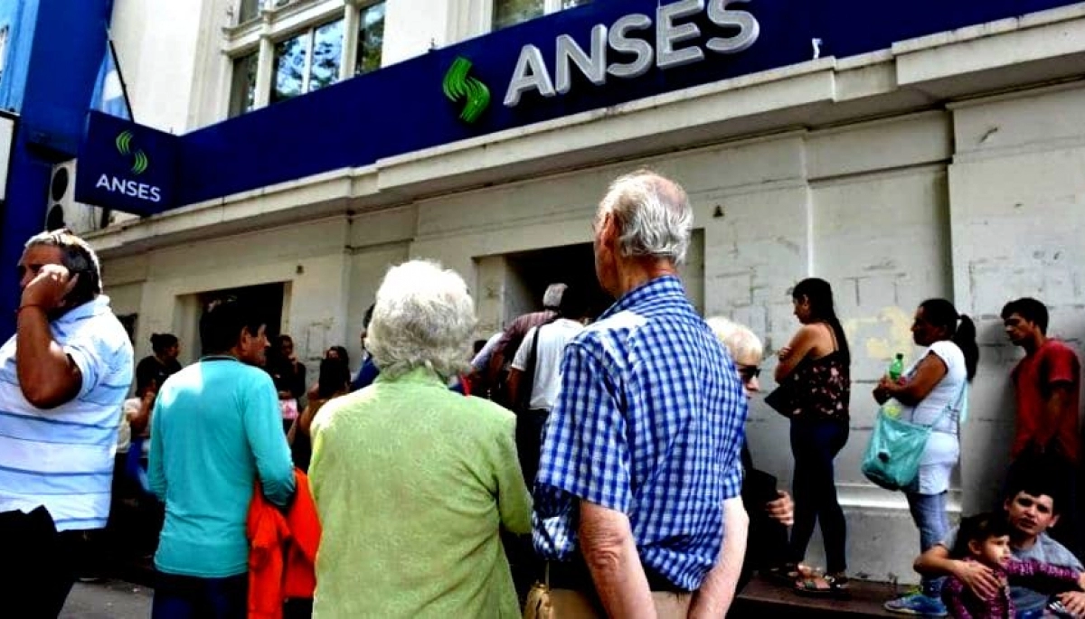 Medidas previo a las PASO: es oficial la suba del salario mínimo y la quita del trámite de fe de vida