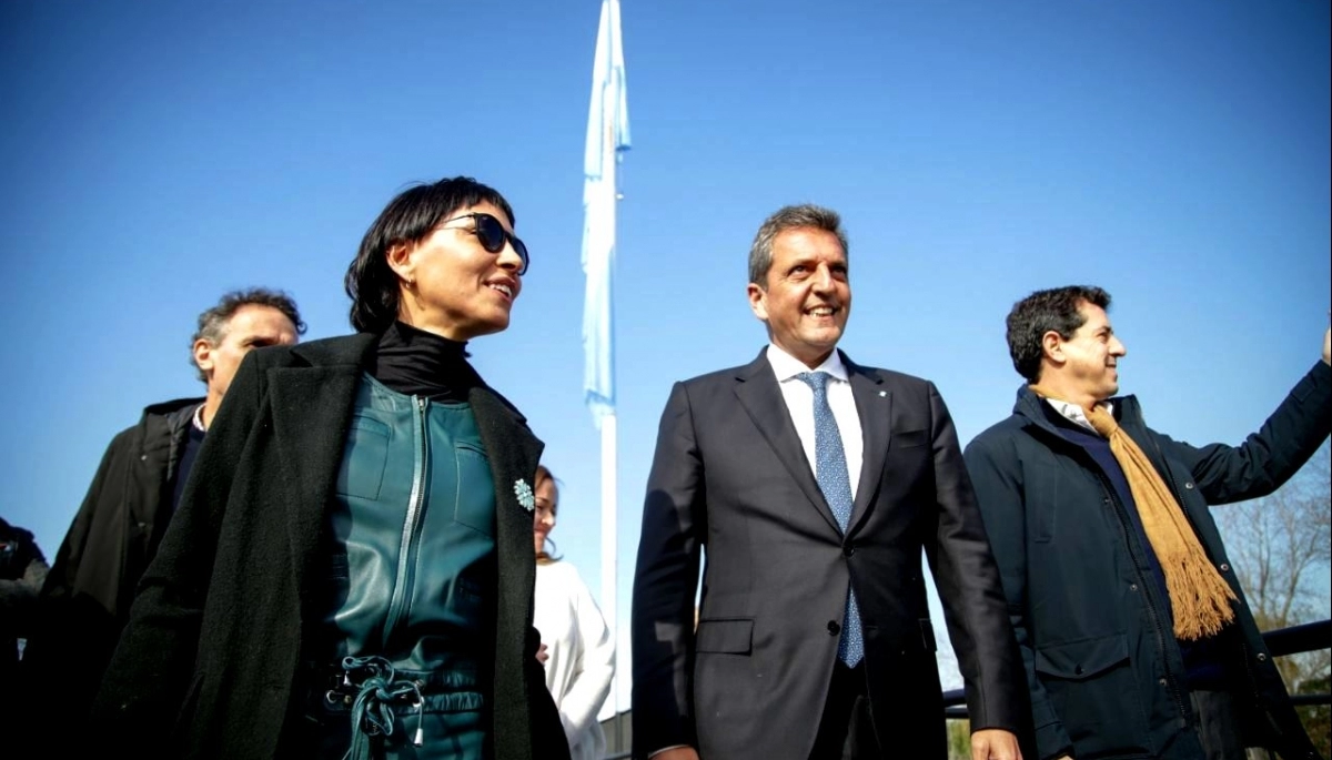 Mayra Mendoza recibió a Massa y ratificó su respaldo: “Va a ser nuestro próximo presidente”