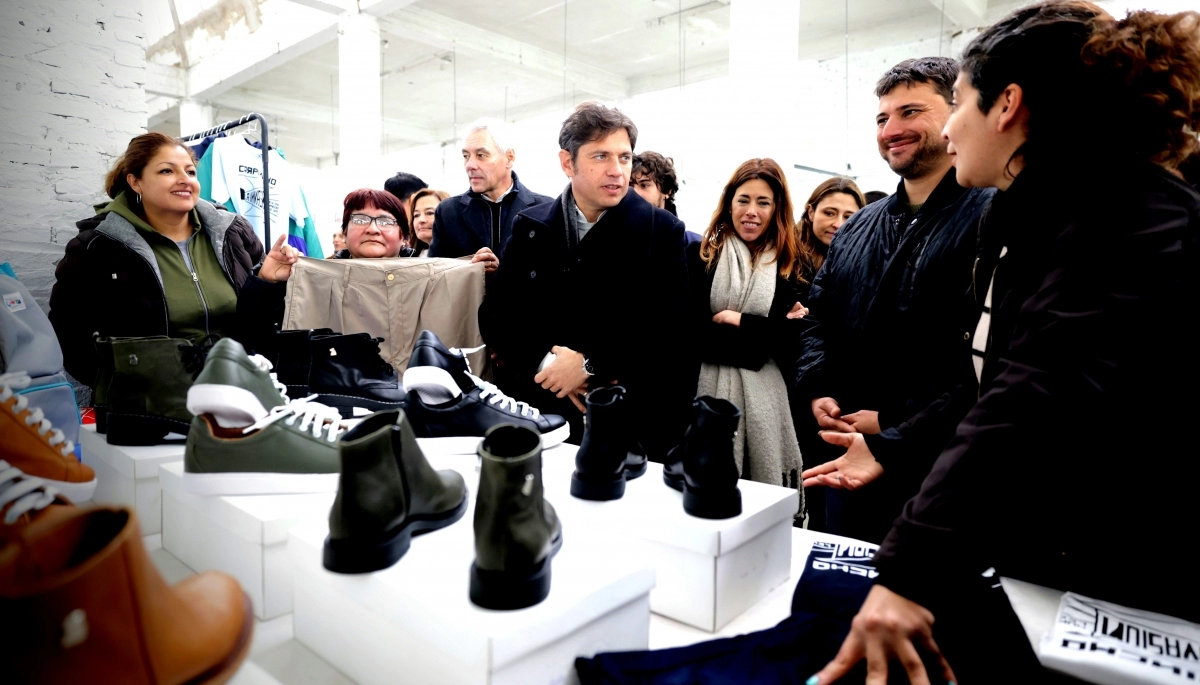 Junto a Grabois, Kicillof visitó una cooperativa en Berisso y destacó la organización de los trabajadores