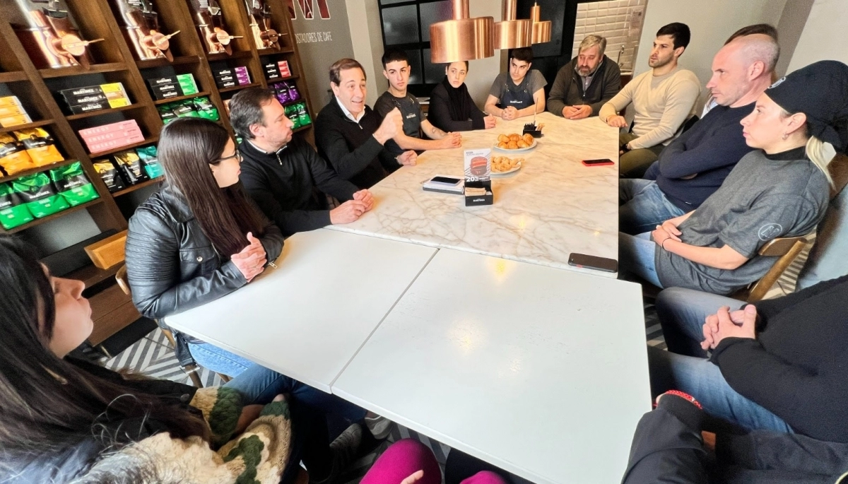 Expo Empleo: Garro se reunió con jóvenes que consiguieron su primer trabajo