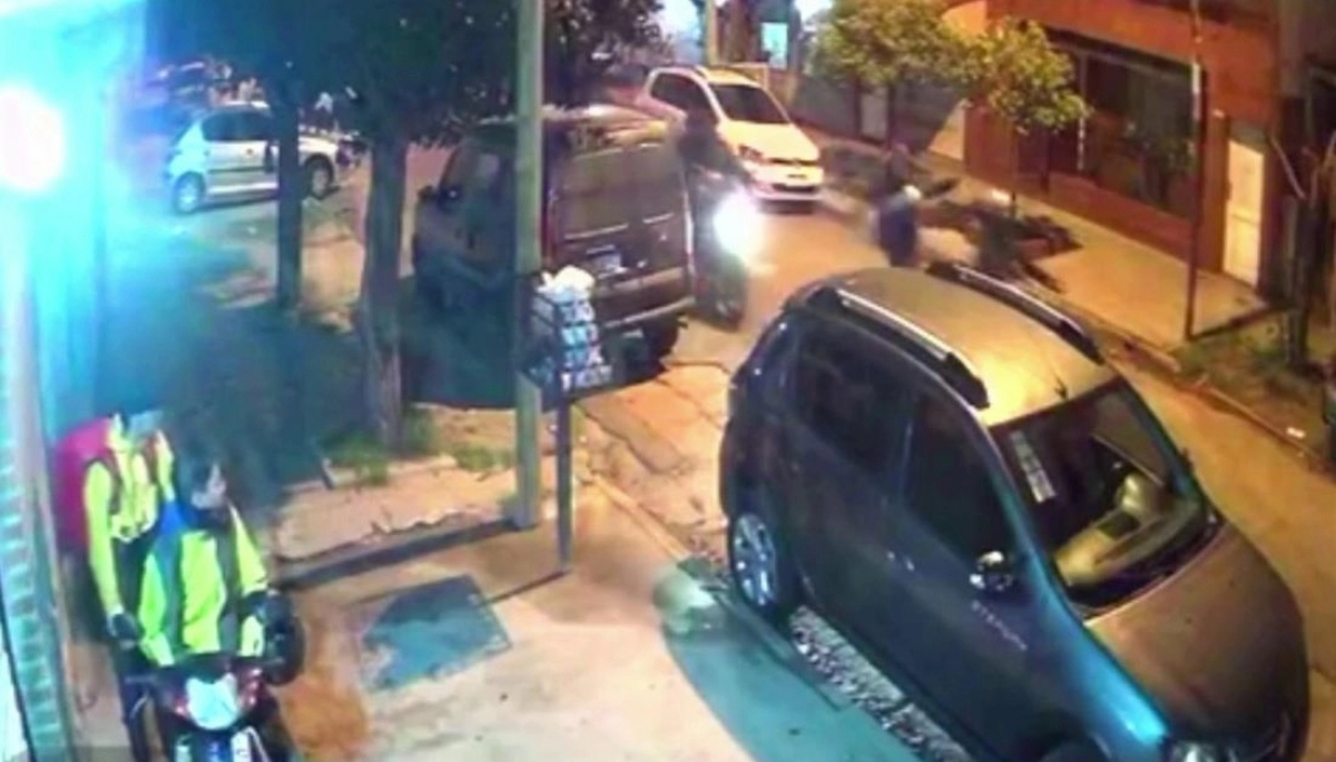 No sirvió de nada: por seguridad entregaban las pizzas juntos y motochorros les robaron igual