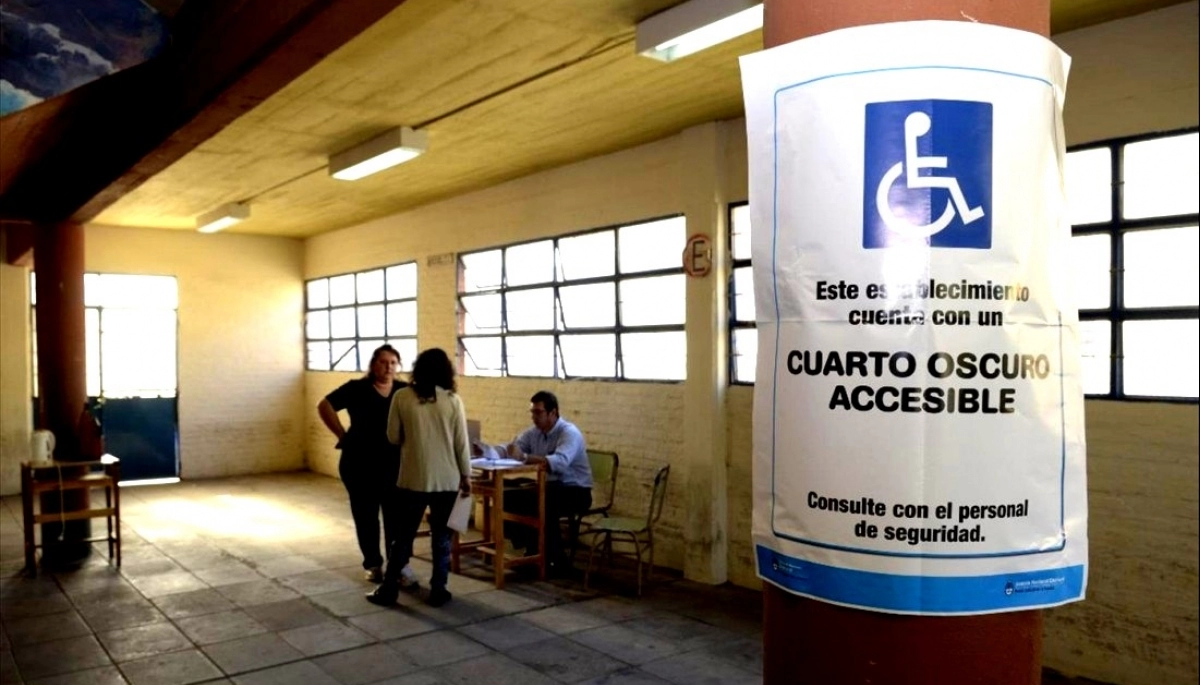 Cómo funciona el Cuarto Oscuro Accesible que facilita el voto a personas con discapacidad