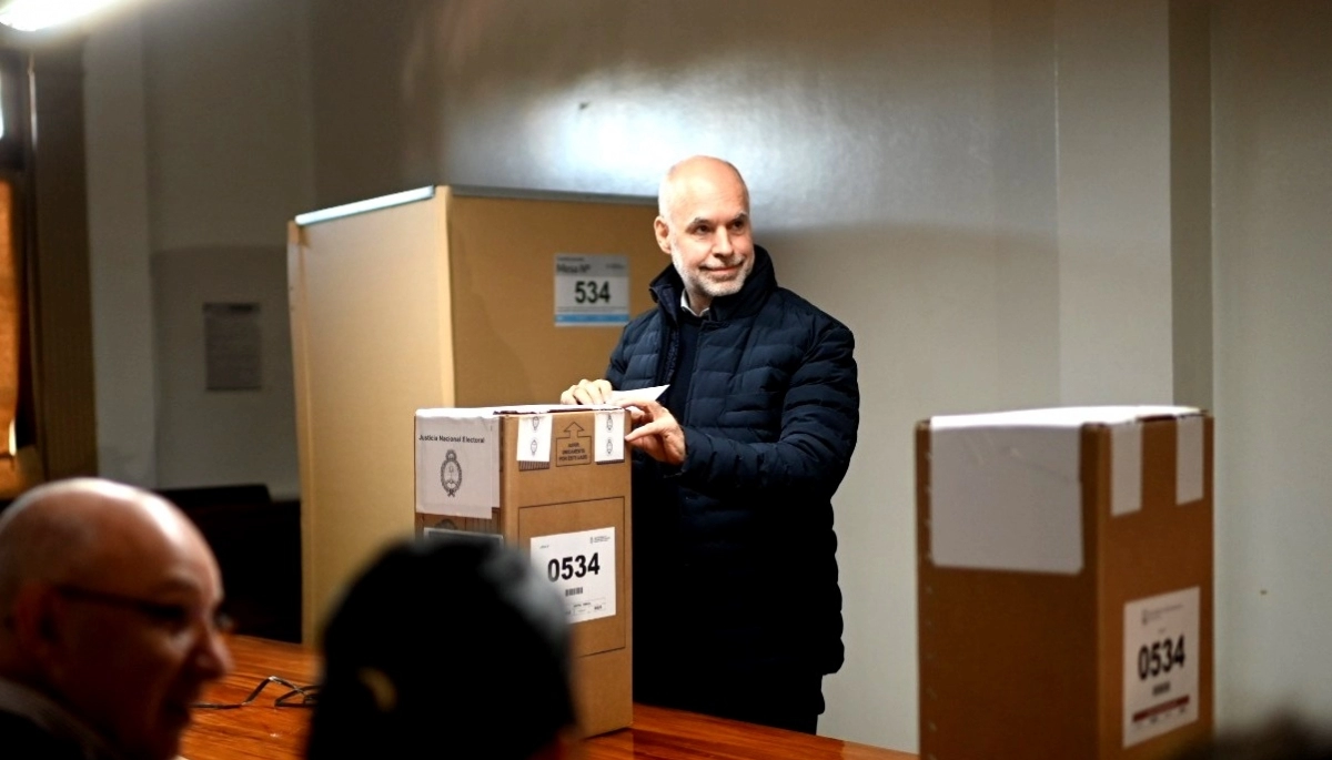 Votó Larreta: “Con el voto se vuelve a fortalecer la democracia”