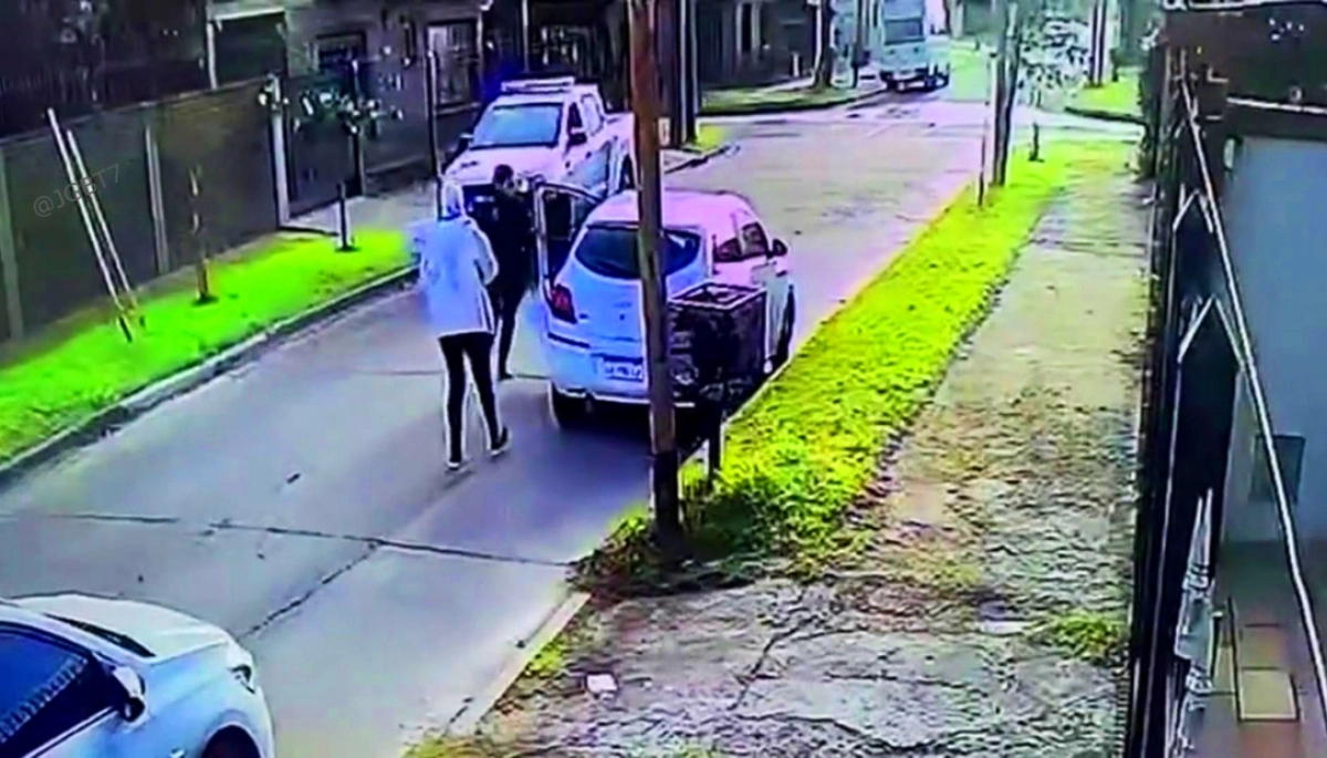 Asalto e intento de secuestro: le robaron el auto, no lo pudieron arrancar y se la quisieron llevar como chofer