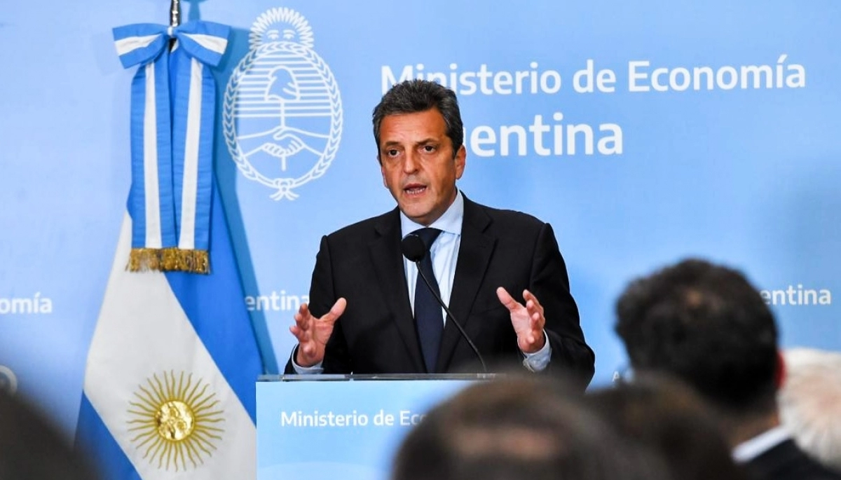 Massa anunció acuerdo de precios con supermercados minoristas y mayoristas