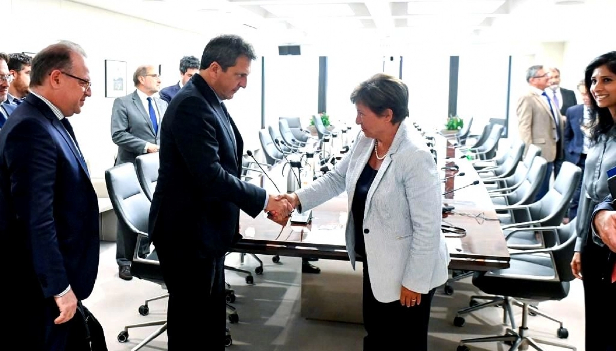 El directorio del FMI aprobó un desembolso de 7.500 millones de dólares para Argentina