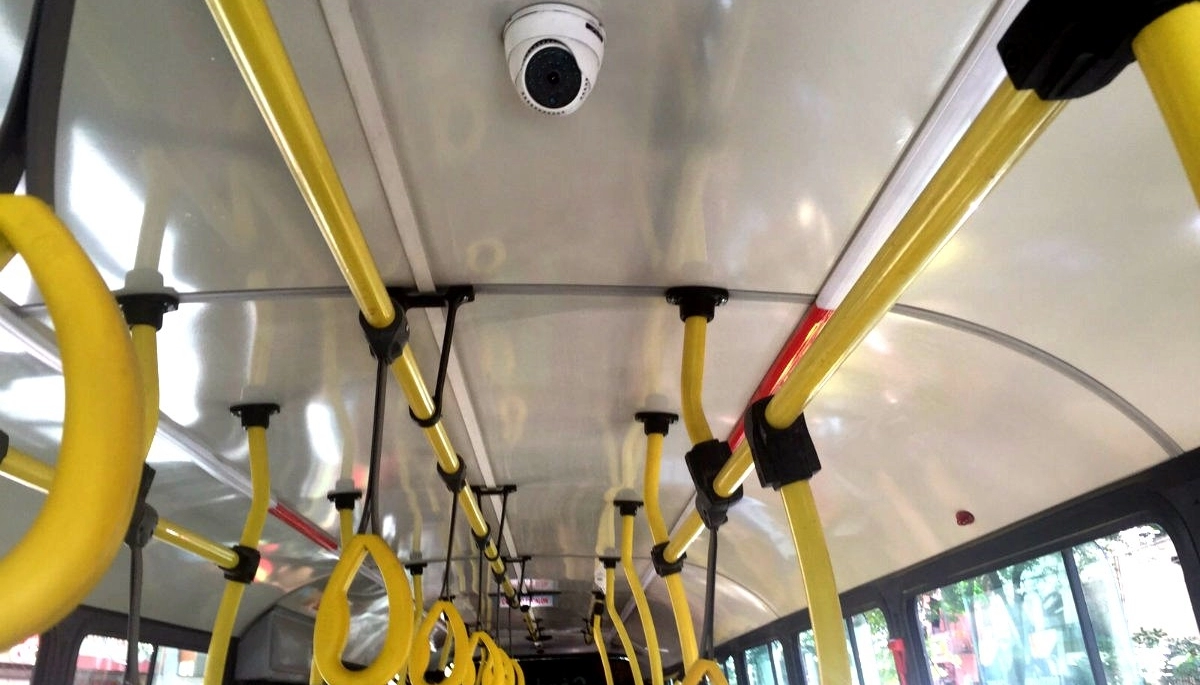 Provincia oficializó la implementación de cámaras y alarmas de seguridad en colectivos