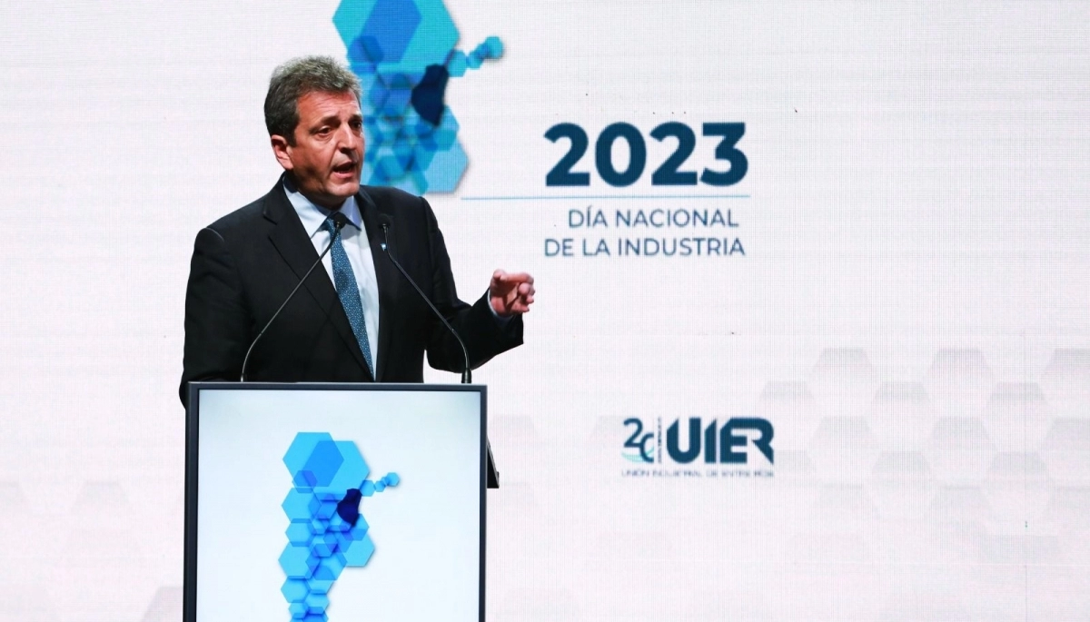 En el Día Nacional de la Industria, Massa llamó a “defender la soberanía” y pidió “justicia por Cristina”