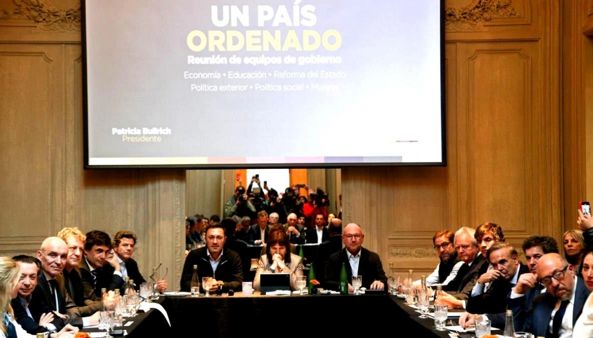Ante encuestas adversas, Bullrich presentó a su eventual equipo de gabinete