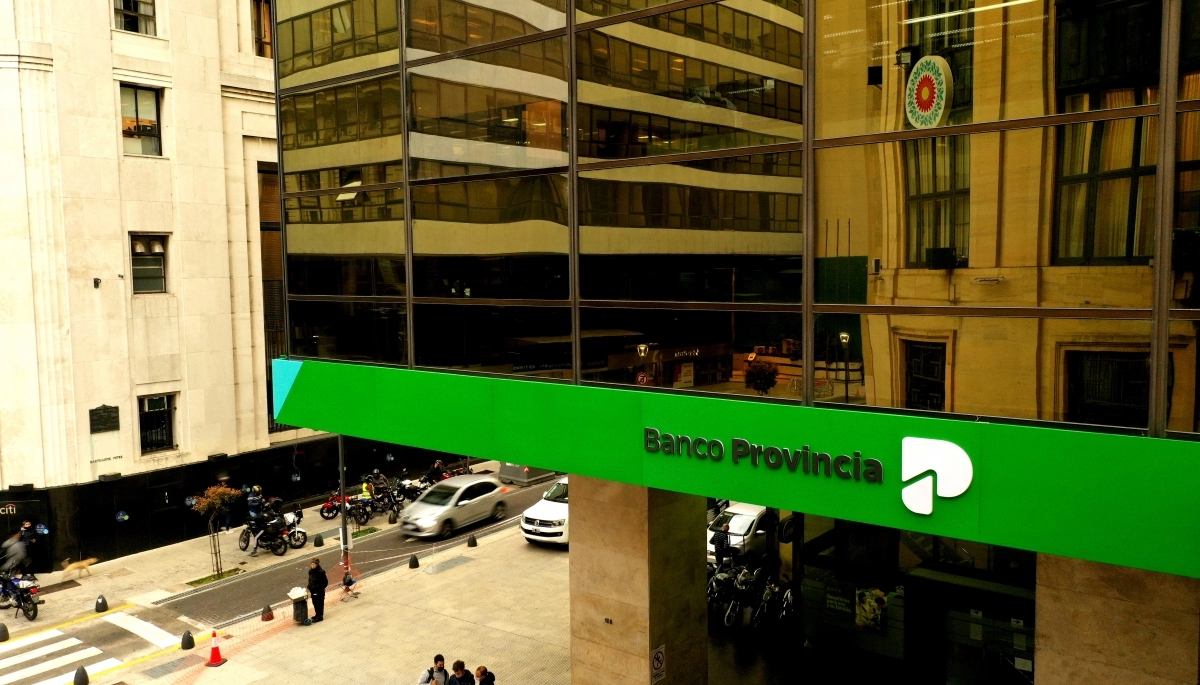 Cómo acceder al crédito para docentes y estatales que lanzó el Banco Provincia