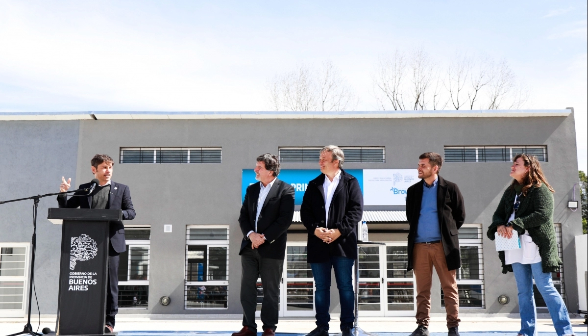 Kicillof inauguró una secundaria en Almirante Brown: “No hay una discusión entre mercado y Estado”