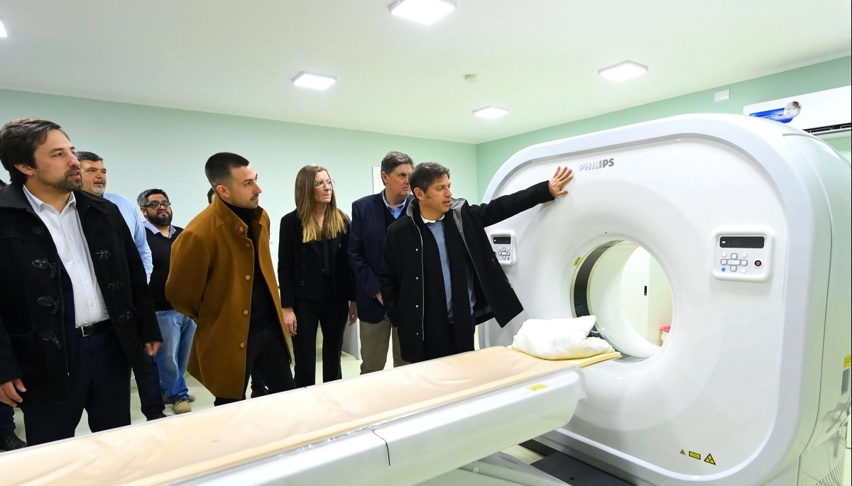Junto a Kreplak y Gargaglione, Kicillof visitó San Cayetano y recorrió el hospital municipal