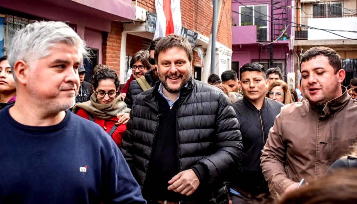 Santoro apuesta a copiar 10 propuestas de Lousteau para captar el voto radical