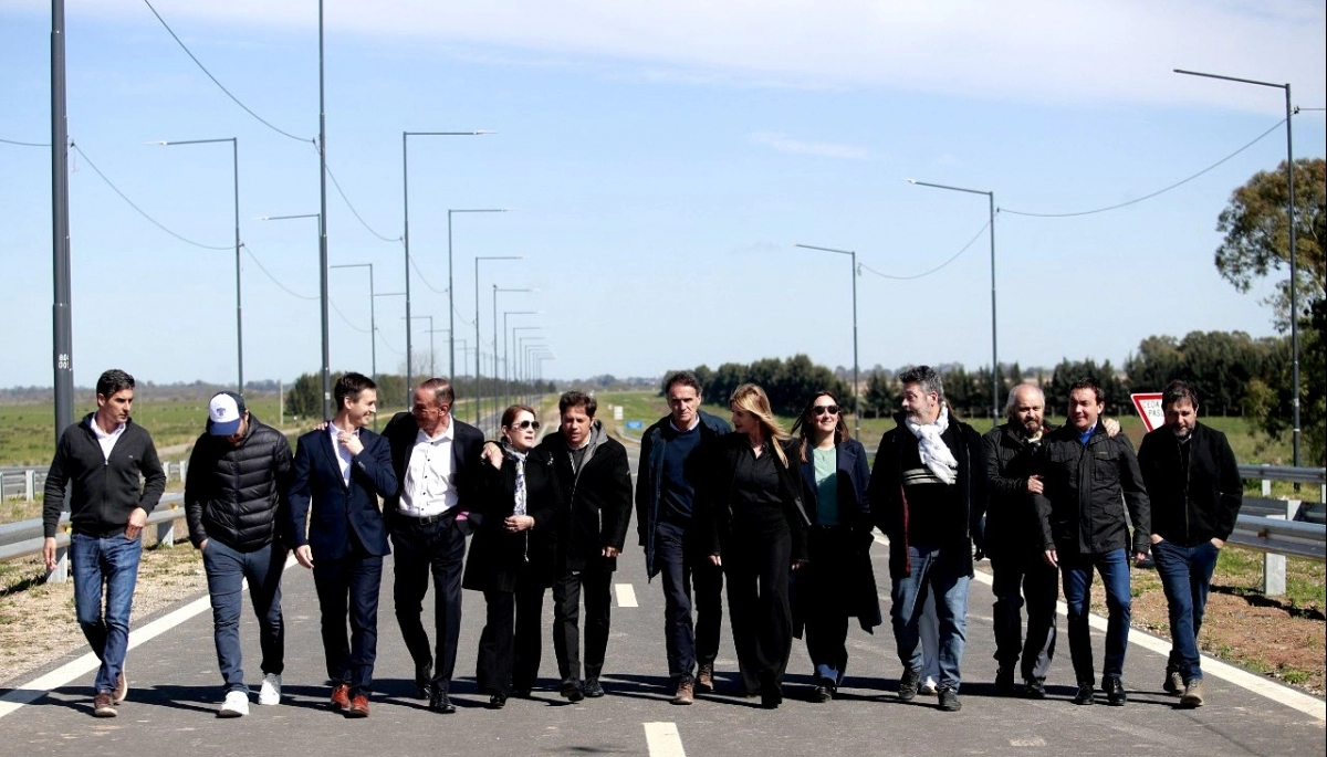 Junto a intendentes bonaerenses, Kicillof inauguró un tramo de la Autopista Presidente Perón