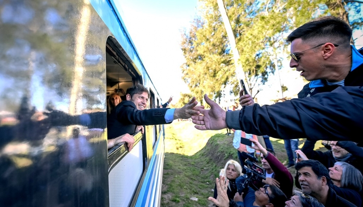 Kicillof inauguró un tramo del Tren Universitario y reconoció que “todavía hay mucho para hacer”