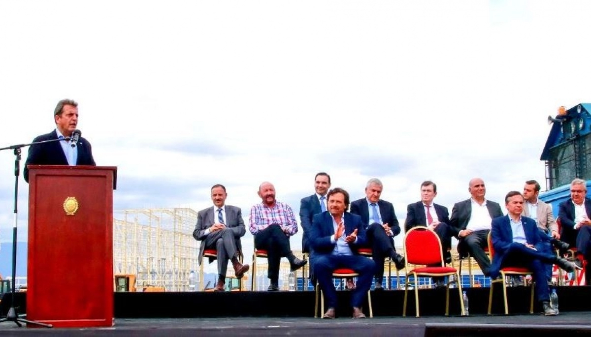 Rodeado de gobernadores, Massa dijo que tendrá un gobierno de unidad nacional