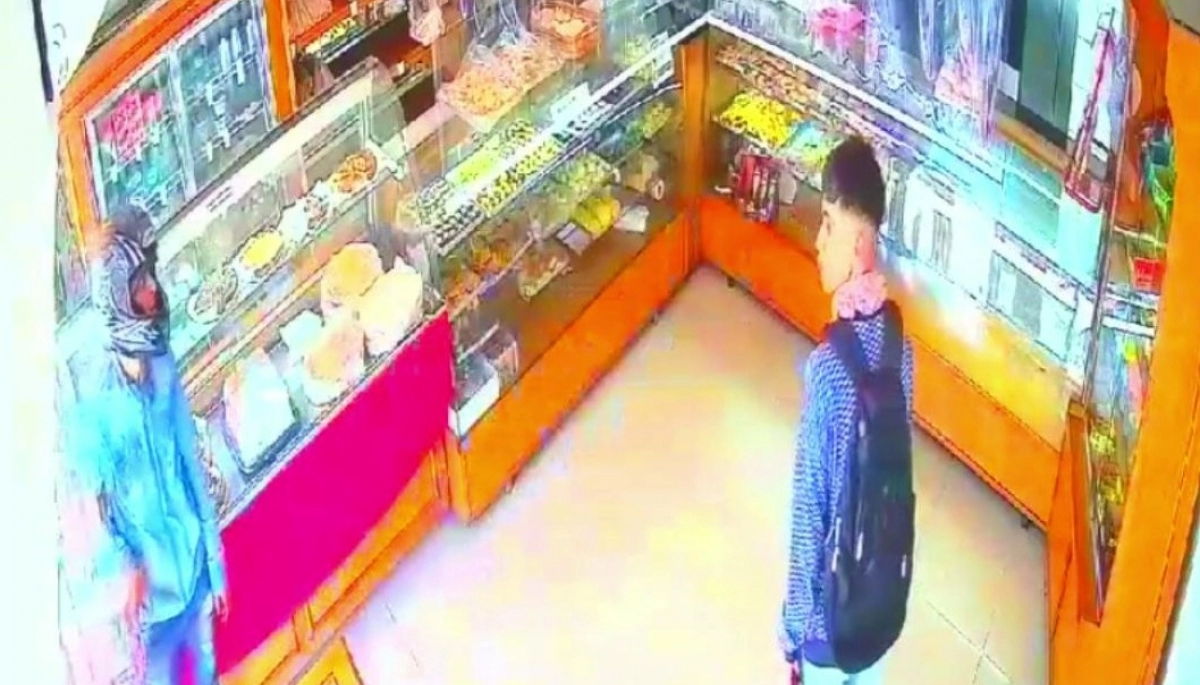 Video completo: con gritos y amenazas, jóvenes delincuentes asaltaron una panadería