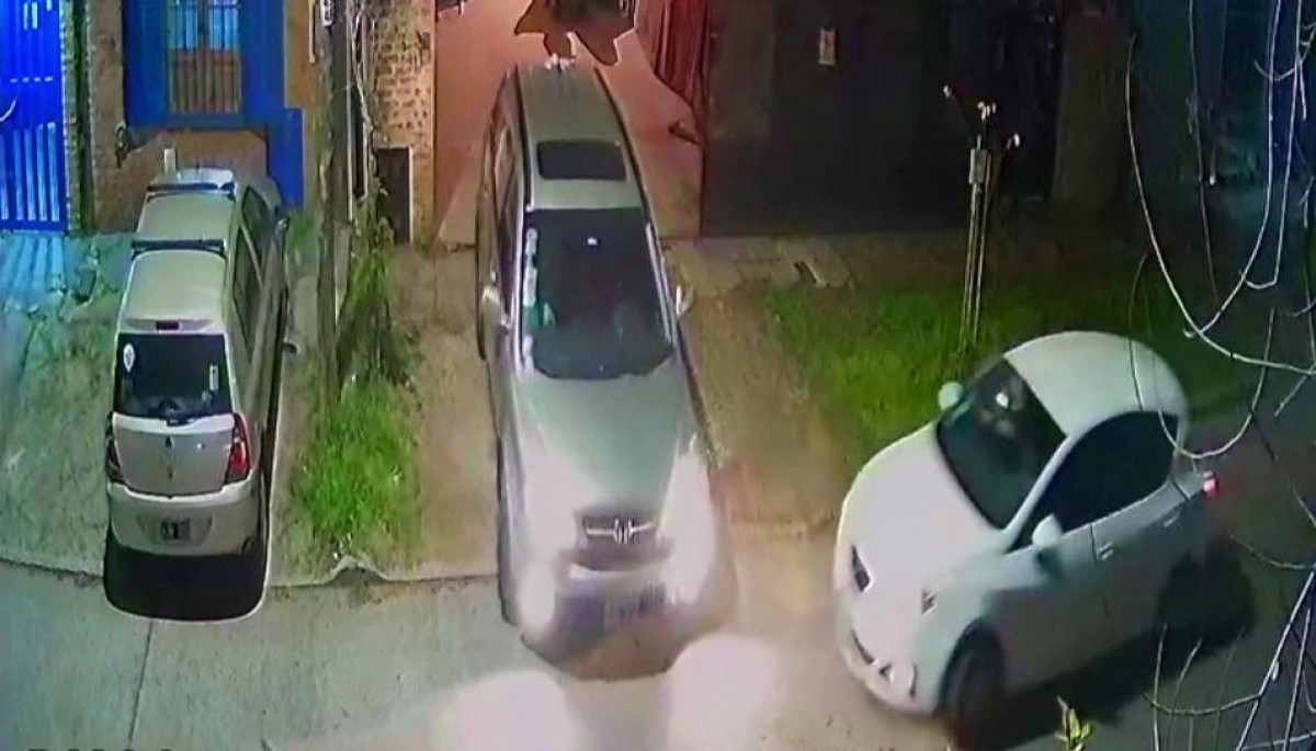 Tremendo raid delictivo: delincuentes asaltaron a matrimonio cuando guardaba la camioneta en el garaje