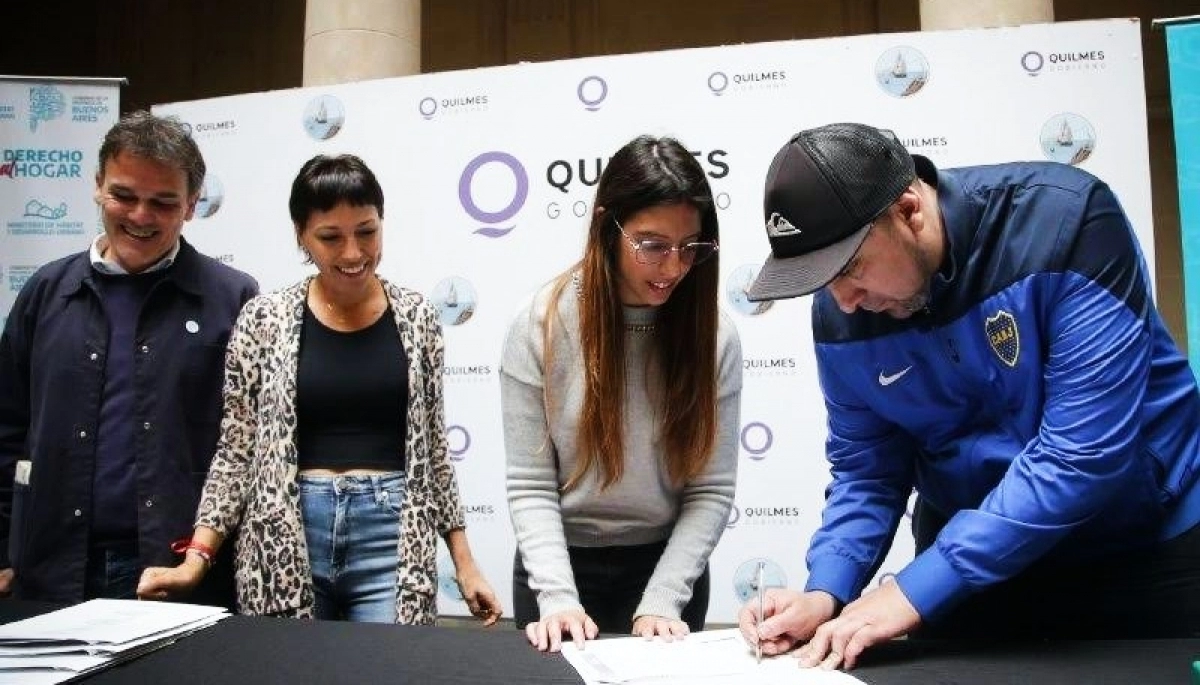 Mayra Mendoza entregó 56 créditos a familias de Quilmes por el programa Buenos Aires CREA