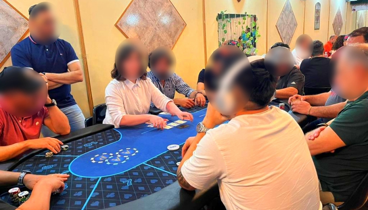Saltó la banca: allanaron un garito durante un torneo de póker que tenía un premio millonario