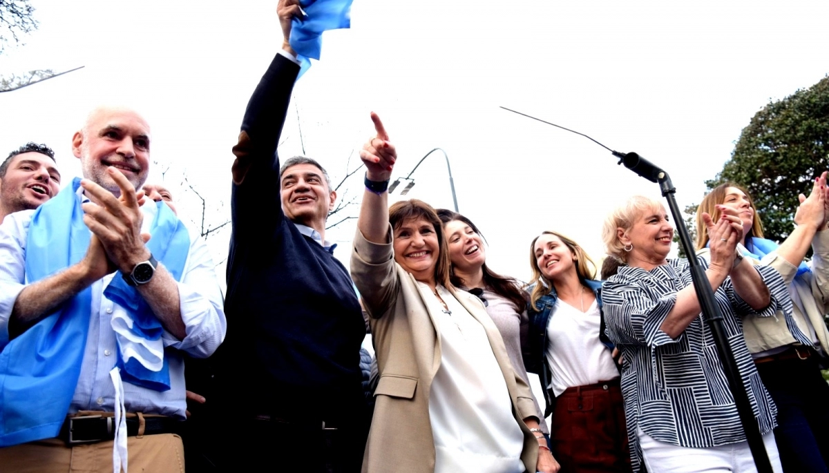 Apoyo mutuo: Bullrich, Jorge Macri y Larreta en un acto masivo en el barrio porteño de Belgrano