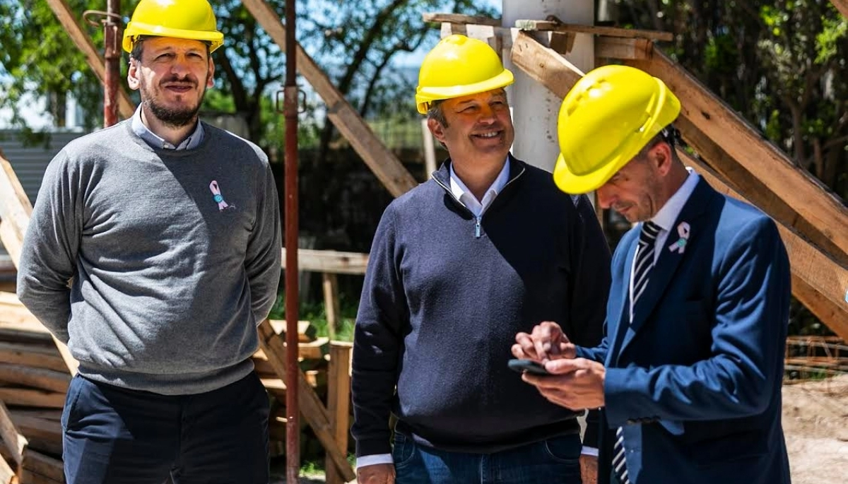 Cascallares y Cuattromo supervisaron la obra de la nueva sucursal del Bapro en Almirante Brown