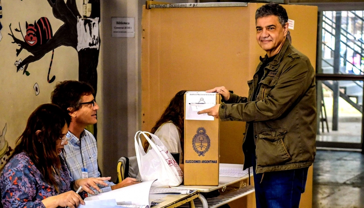 Votó Jorge Macri: pidió más participación que en las PASO y no entrar a balotaje