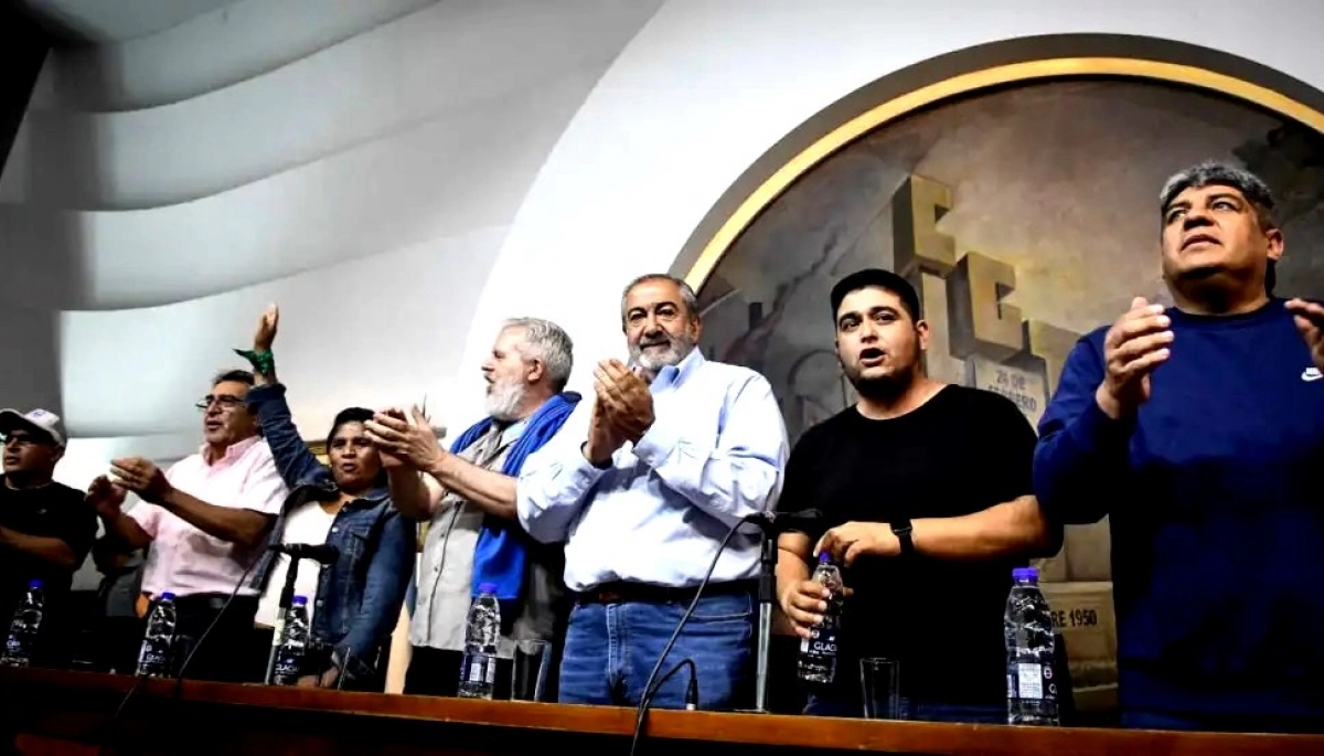 Ministros de Kicillof se pliegan a la CGT para resistir el “plan motosierra” de Milei