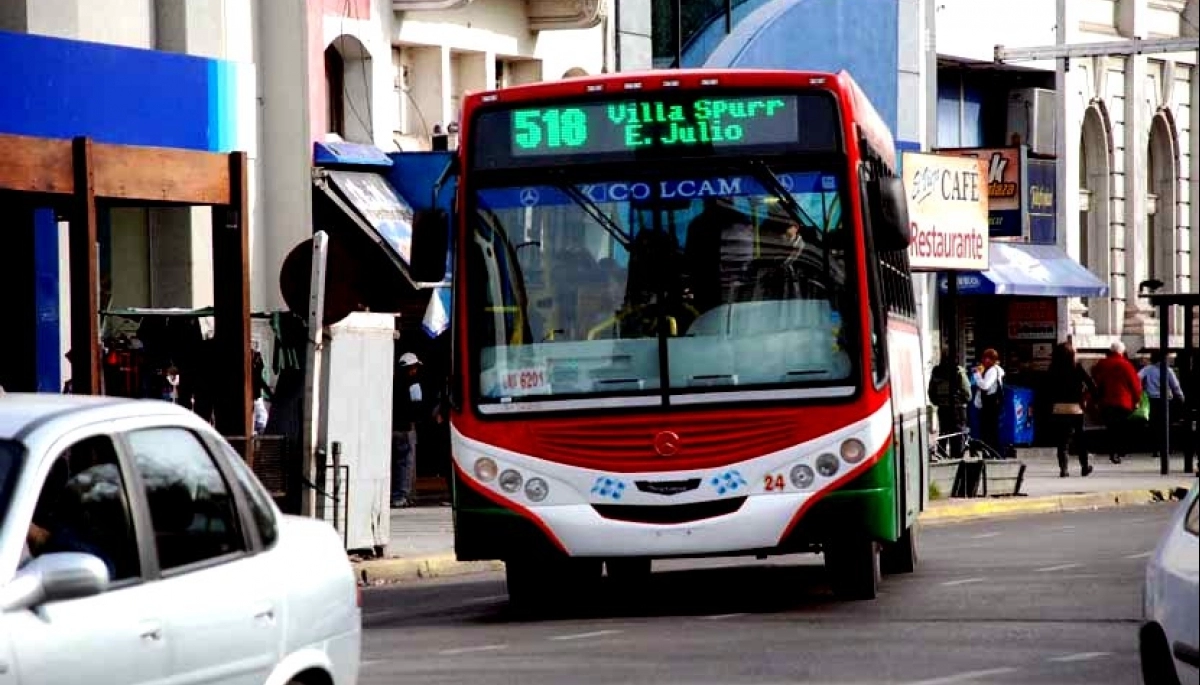 A días de dejar el municipio de Bahía Blanca, la gestión actual busca aumentar el boleto de colectivo