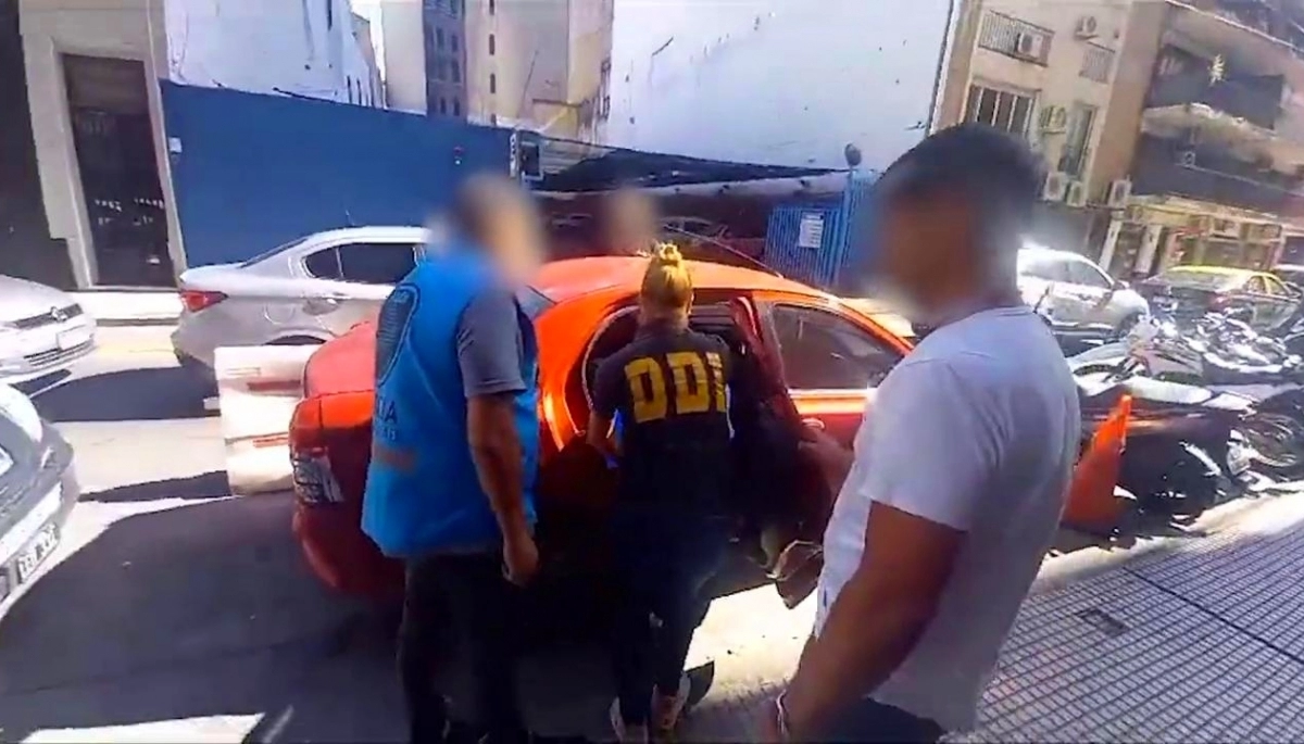 Con el trabajo conjunto de la DDI y la Policía de la Ciudad, detuvieron a una "Viuda negra" de alto perfil