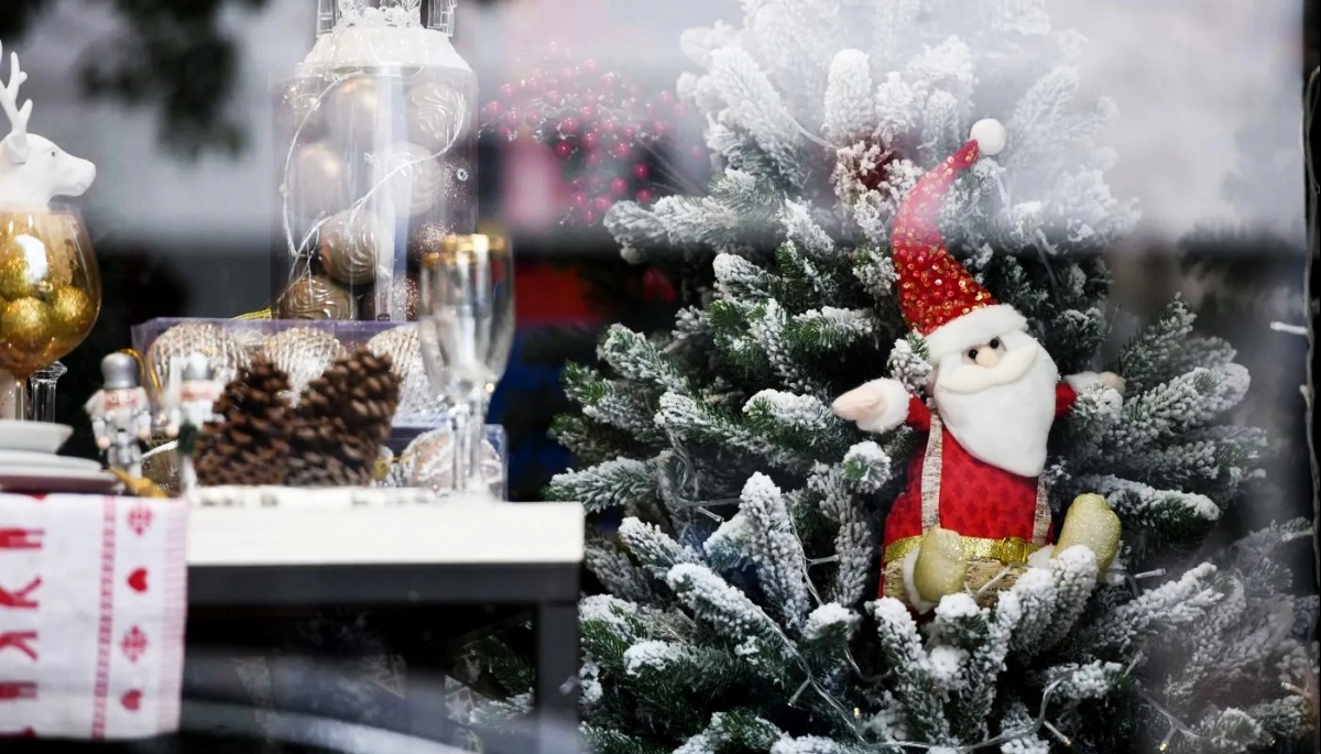 Comienzan los preparativos para la noche de regalos y la gala de las vidrieras