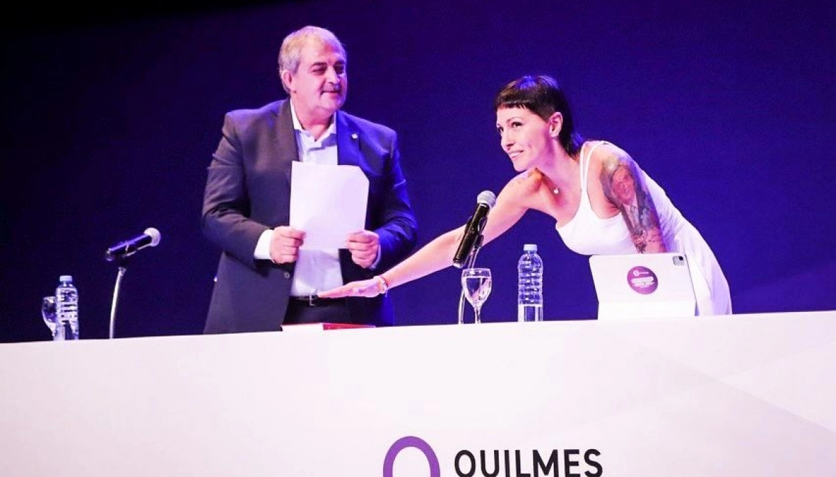 Mayra Mendoza asumió su segundo mandato en Quilmes y arremetió contra la motosierra de Milei