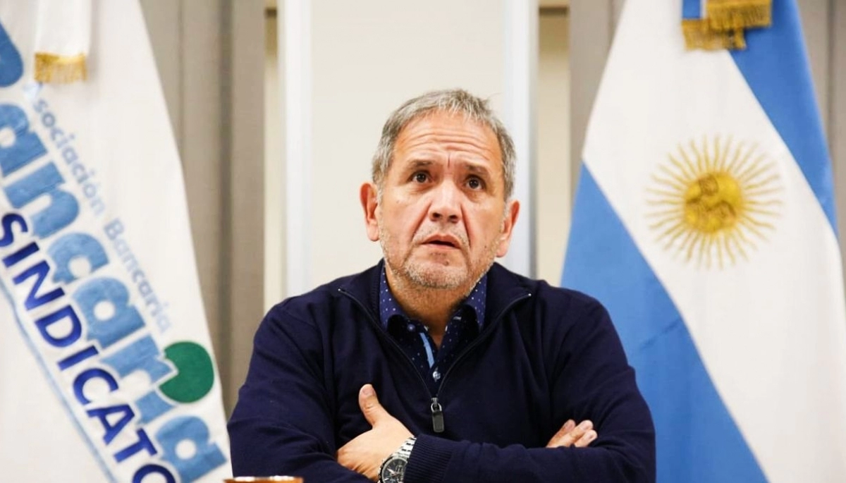 La Asociación Bancaria tildó las medidas de Milei como “salvajes” y “violentas”