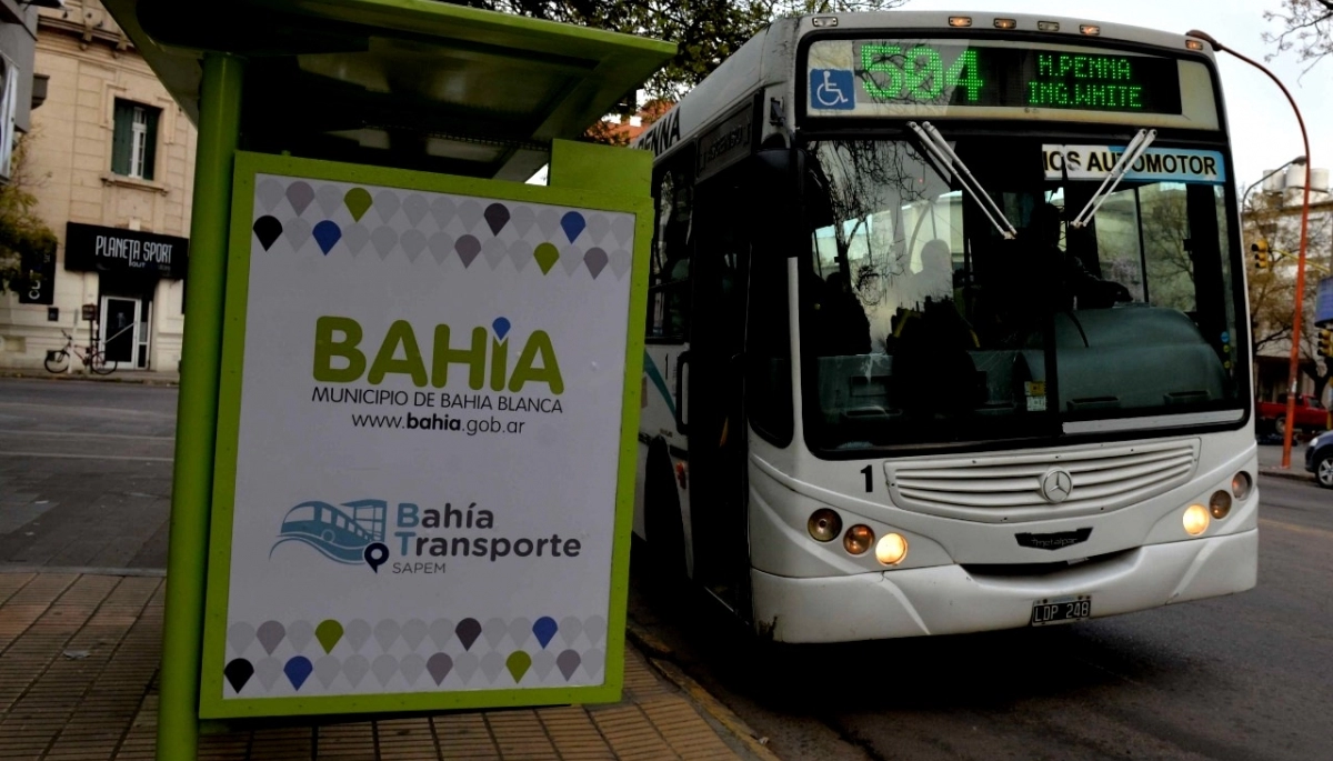 En Bahía Blanca aprobaron una estratosférica suba al boleto de colectivos y a taxis