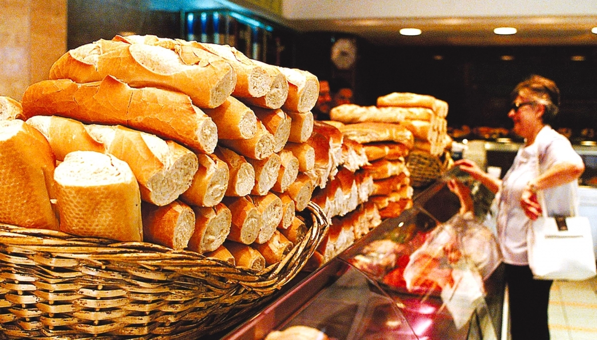 Panaderos bonaerenses anunciaron que aumentará el kilo de pan: cuánto costará