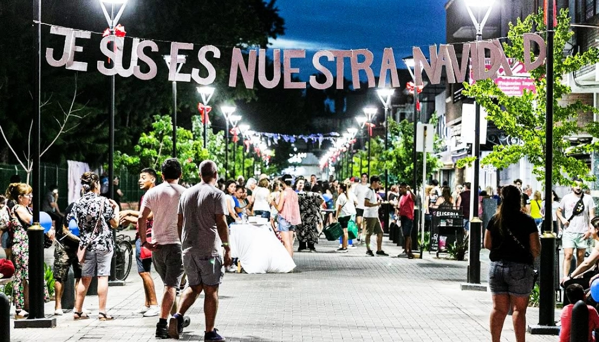 Con un tinte navideño, Almirante Brown celebró “Adrogué a Cielo Abierto”