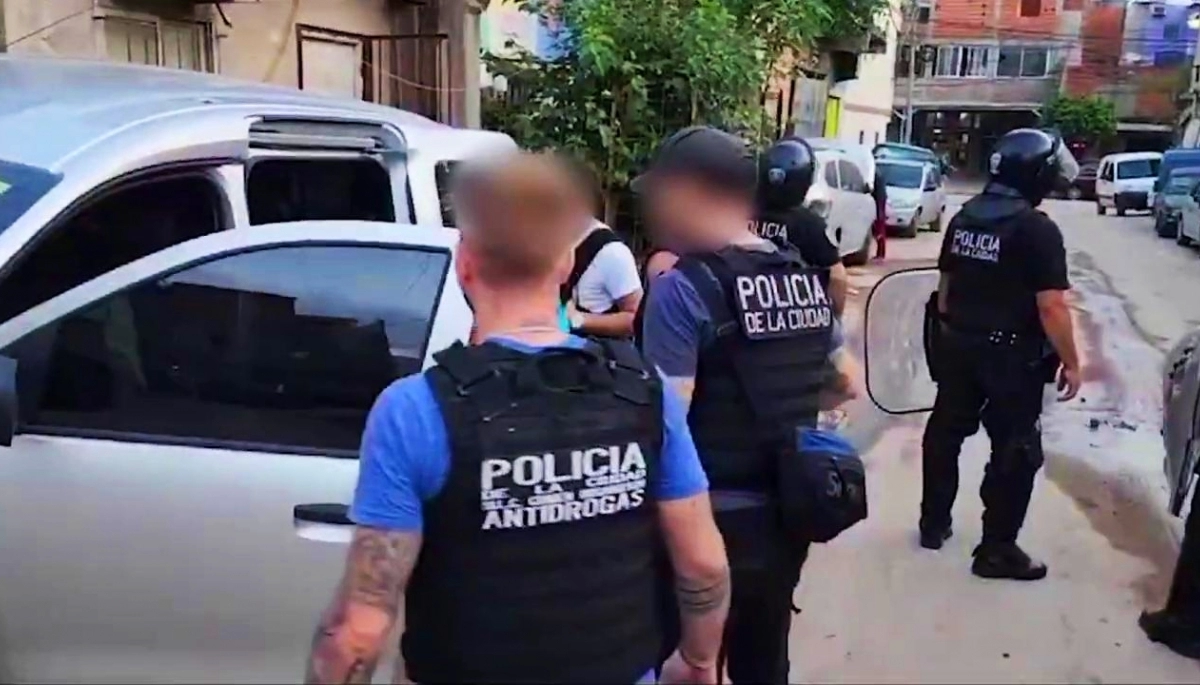 Golpe al narcomenudeo: detuvieron a tres sospechosos de integrar la banda de "Los hermanos Cayeta"
