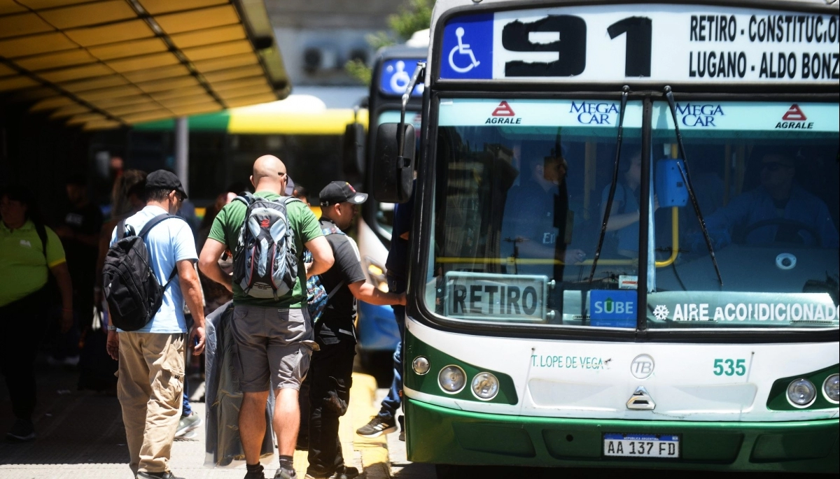 Reclamos por subsidios: colectivos del AMBA funcionan al 50% y avecinan subas drásticas