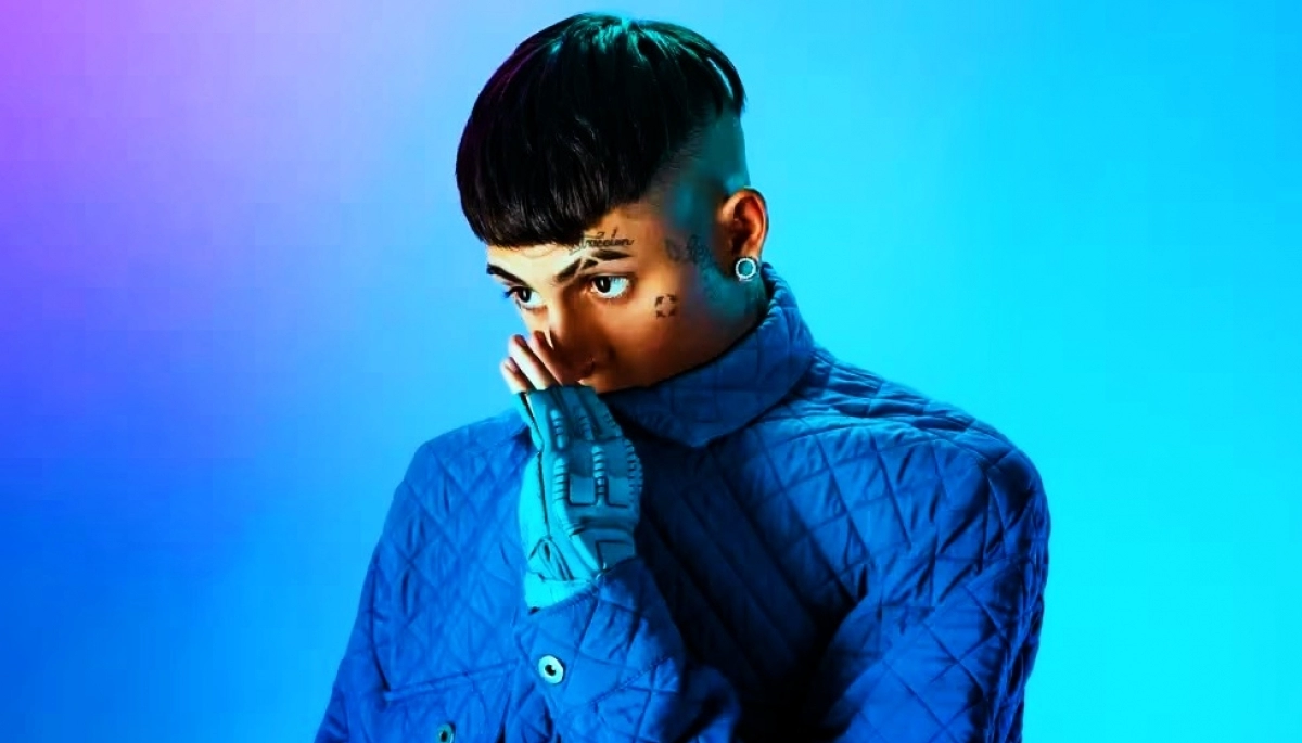 Con remixes de su último álbum “Serotonina”, Khea lanzó su versión “Deluxe”